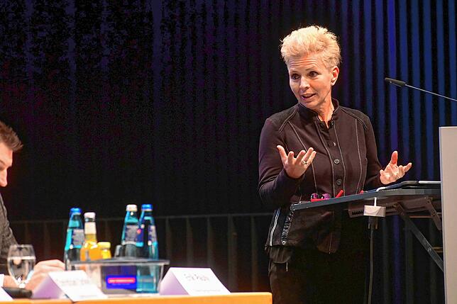 Christine Neu spricht sich für den Zehn-Punkte-Plan aus.