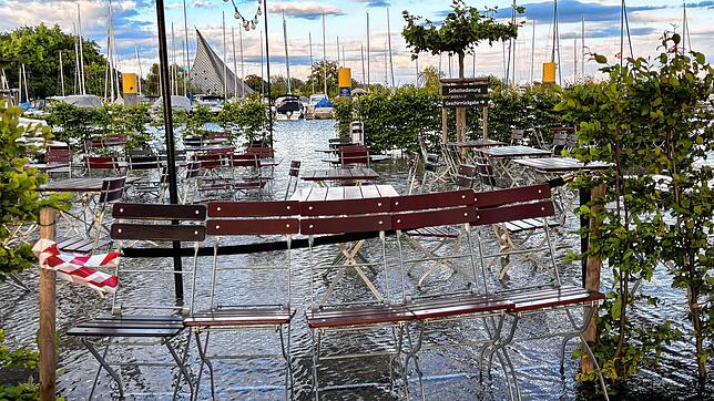 Der Biergarten des Restaurants Mole am Radolfzeller Hafen war im Juni vollständig überschwemmt.