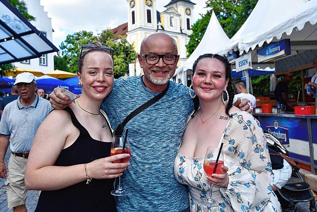 Bild 17: Donaueschingen genießt ausgelassen den Samstagabend beim Donauquellfest