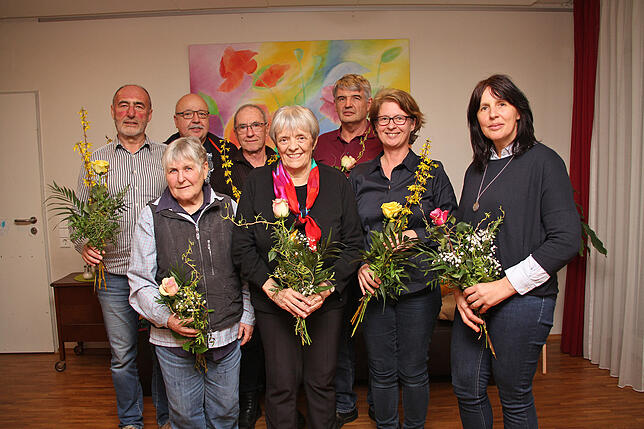 Der Vereinsvorstand (hinten, von links): Rudolf Glöggler, Marco Fandel, Berthold Bailer, Karl Werkmeister. Vorn, von links: Christa ...