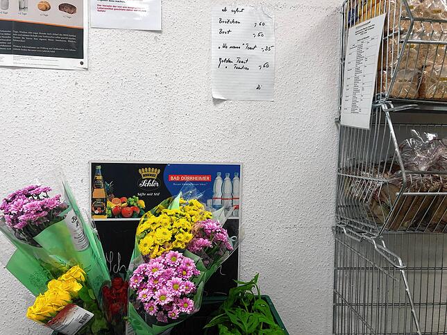 Sogar Blumen hat die Tafel manchmal im Angebot.