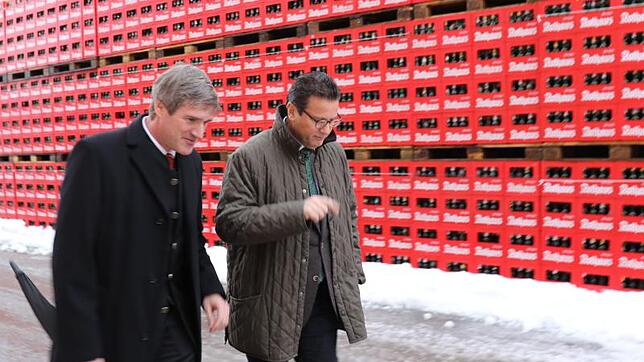 Gemeinsame Wege gehen Alleinvorstand und Aufsichtsratsvorsitzender der Staatsbrauerei Rothaus, Christian Rasch (links), und Mínister ...