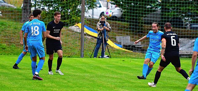 Bild 34: SV Buch setzt sich mit 6:1 gegen die SG FC Wehr/Brennet durch &ndash; und wir haben Bilder!