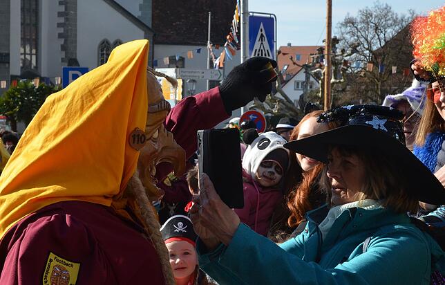 Bild 25: Narrensprung 2025 in Markdorf begeistert die Zuschauer