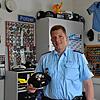Der 1. Polizeihauptkommissar Christian Zielke mit einer Neuerwerbung: Die Mütze eines Carabinieri aus Südtirol. Der Pfullendorfer ...