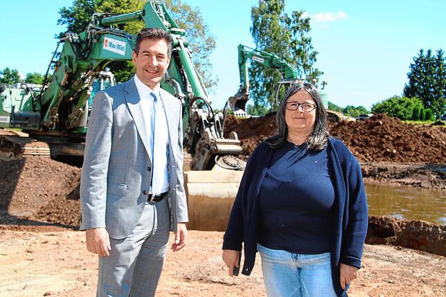 OB Erik Pauly und Marlene Reichegger, Projektleiterin des Regierungspräsidiums Freiburg.