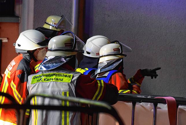 Bild 18: Gefahrgut-Unfall in Zizenhausen: Bilder vom kräftezehrenden Feuerwehreinsatz