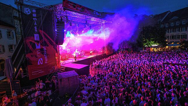Die Sportfreunde Stiller sorgen für Stimmung beim Lörracher Stimmen-Festival.