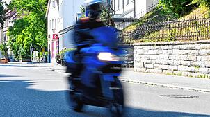 Der Motorradführerschein bedeutet für Minderjährige im ländlichen Raum mehr Mobilität und für Eltern Entlastung. Allerdings birgt das ...