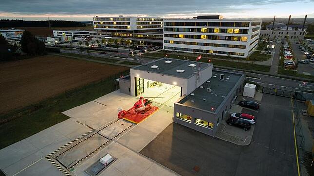 Als erster Standort in Baden-Württemberg darf in Villingen-Schwenningen seit Oktober 2017 der Rettungshubschrauber auch nachts starten. ...