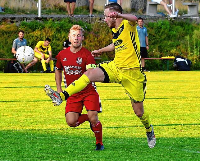 Bild 2: SV Schwörstadt setzt sich im Rothaus-Bezirkspokal mit 2:1 beim FC Dachsberg durch &ndash; und wir haben Bilder!