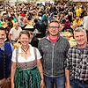 Ohne sie würde beim Tengener Schätzele-Markt, dem größten Volksfest der Region, nicht viel gehen (von links): Festwirt Alexander Stihl, ...