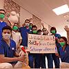 Das Geburtshilfe-Team des Klinikums Friedrichshafen: &bdquo;Wir bleiben für Euch da! Bleibt Ihr für uns Daheim! Schwangere ...