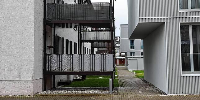 (Archivbild) Abschreckendes Beispiel Markgrafenstraße: Ganz so eng wie hier in der Markgrafenstraße würde es im Gerhart-Hauptmann-Weg ...