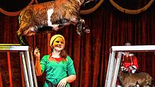 Putzige Grüße aus der Schweiz: Loreen Frank und ihre Bergziegen gehören zu den Stars des Weihnachtszirkus.
