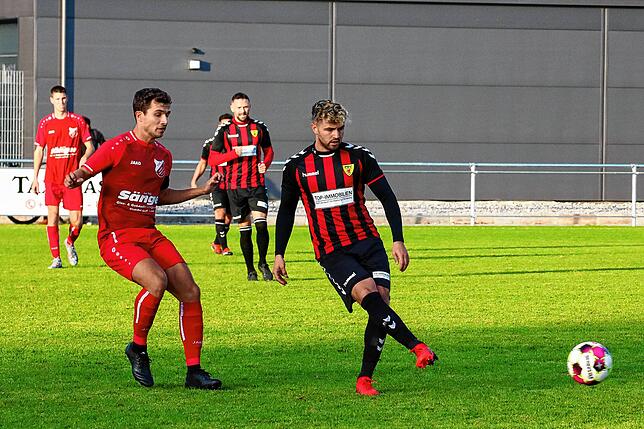 Bild 26: TuS Kleines Wiesental sichert sich ein 2:2 beim Tabellenführer FSV Rheinfelden II &ndash; wird haben die Bilder!