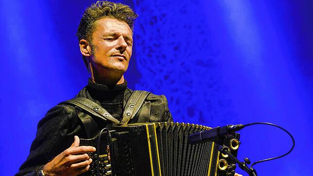 Herbert Pixner wird als „Jimmy Hendrix der Volksmusik“ gefeiert.