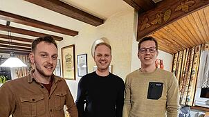 Die Geehrten beim Musikverein Sunthausen: von links Niclas Stein, Fabian Howe und Jonas Grieshaber. Bild: Sabrina Neudert