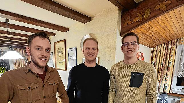 Die Geehrten beim Musikverein Sunthausen: von links Niclas Stein, Fabian Howe und Jonas Grieshaber. Bild: Sabrina Neudert
