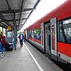 Das Jugendticket wird für Busse und Bahnen gelten, allerdings nicht für den ICE. (Archivbild)