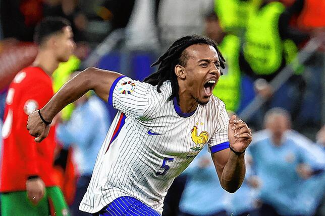 Jules Koundé nach dem Sieg gegen Portugal im Elfmeterschießen.