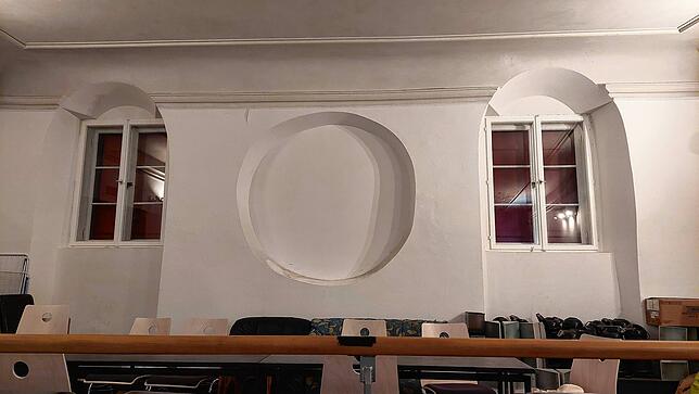 Anhand dieser Fenster wird deutlich, dass das K9 früher mal eine Kirche war.