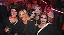 Gruselige Verkleidungen sind an Holloween Pflicht! Unser Bild stammt aus dem Jahr 2017, als über 600 Besucher auf der der ...