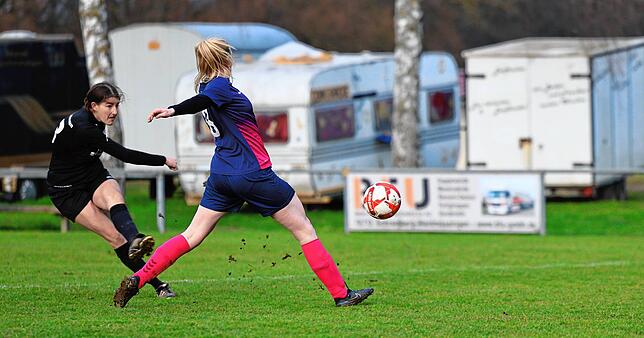 Bild 19: Unsere Bildergalerie vom Frauen-Bezirksliga-Spitzenspiel zwischen Kirchen-Hausen und Wolterdingen