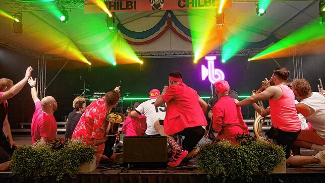 Bild 24: Volles Zelt und super Stimmung auf der Chilbi 2025 in Waldshut – Die besten Bilder