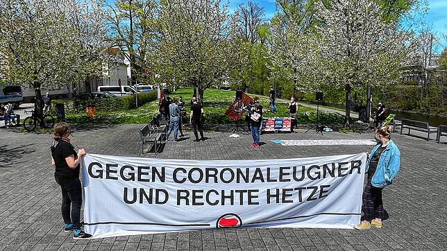 Kommt es an diesem Pfingstwochenende wieder zu Demos gegen Demonstranten? Kundgebung gegen Querdenker-Gedankentum am Muttertag in ...