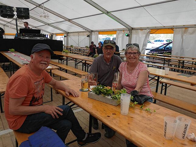 Bild 19: Bilder von der Jahrhundertparty im Festzelt mit Live-Acts und mega Stimmung