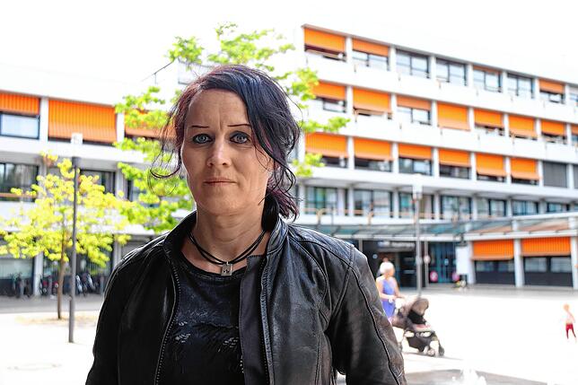 Bettina Oertel, Zwillingsschwester der verstorbenen Oberärztin, kämpft mit dem Klinikum Friedrichshafen um die Deutungshoheit bei einem ...