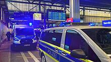Polizei ist am Stuttgarter Hauptbahnhof im Einsatz. Wegen eines Notarzteinsatzes ist der Stuttgarter Hauptbahnhof gesperrt.