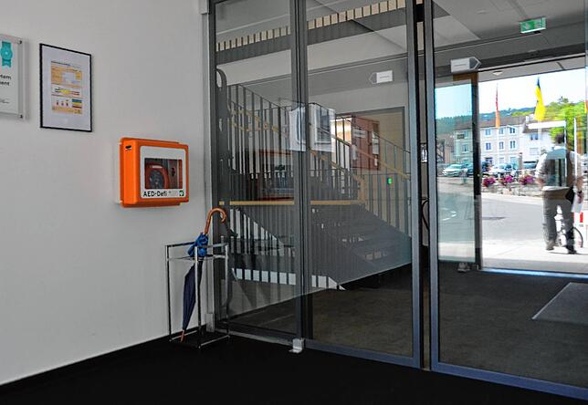 Ein öffentlich zugängliches AED-Gerät befindet sich im Markdorfer Rathaus.