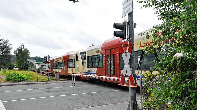 Am Bahnübergang an der Goethestraße ist es am Dienstag zu einem Unfall gekommen. Der Zug hatte den Bahnhof, anders wie auf unserem ...
