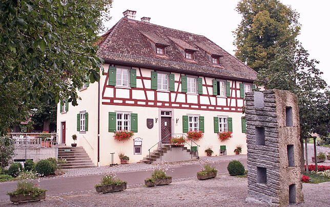 Auf dem Hofgut Lugenhof des Golfclub soll ein Hotel mit 30 Zimmern entstehen. Auch dazu muss der Grünzug hier reduziert werden.