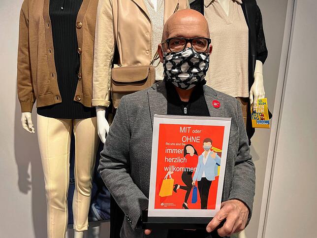 Andreas Keller, Betreiber des gleichnamigen Modefachgeschäftes in Waldshut, wird mit seinen Mitarbeitern derzeit noch eine Maske tragen. ...
