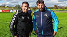Javier Martin, ehemaliger Trainer SV Mühlhausen (links) und Armin Brutschin, Trainer des SC Pfullendorf II.
