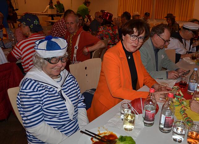 Bild 5: Unvergesslich! So feierte Markdorf den Dreckkübelgschwätz 2025 – Fasnet pur in der Stadthalle!