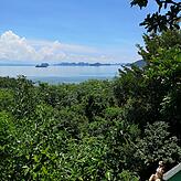 Die Hotelgäste können die Aussicht auf die Phang-Nga-Bucht genießen.