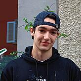 &bdquo;Ich plädiere dafür, dass Jugendliche mehr Aufenthaltsorte und Sitzmöglichkeiten bekommen&ldquo;, sagt Aaron Okon.