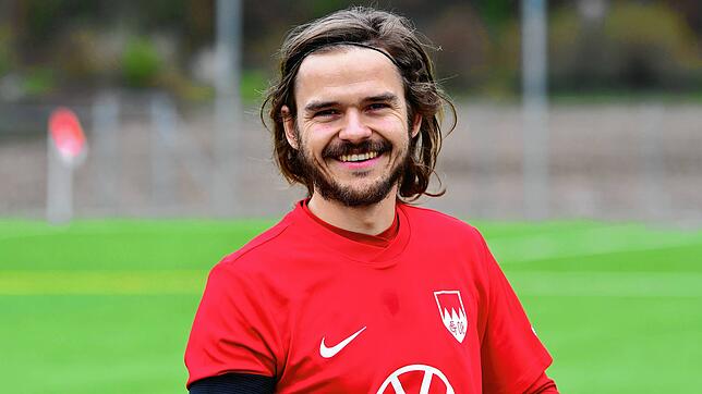 Tammo Heinzler (28) stammt aus Tübingen und ist im Herbst 2021 mit seiner Freundin nach Tiengen gezogen. In Tübingen begann er als ...