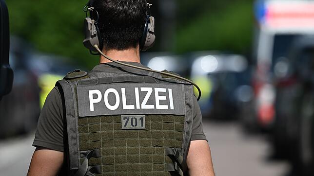 Die Polizei verschaffte sich Zugang zu der Wohnung. (Symbolbild)