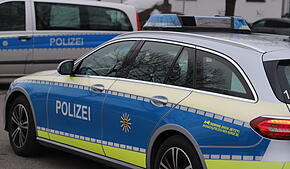 (Symbolbild) Die Polizei wurde in den frühen Morgenstunden des Pfingstmontags, 9. Juni, zu einer tätlichen Auseinandersetzung bei einer ...
