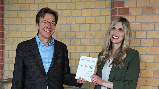 Professor Frank Allmendinger betreute Anke Parschau während ihrer Promotion. Foto: HFU