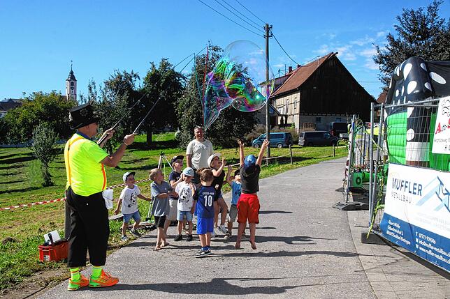 Bild 21: Voller Erfolg: Das 10. Schafstallfest der Hobixer Narrenzunft und der Familie Möll in Mainwangen