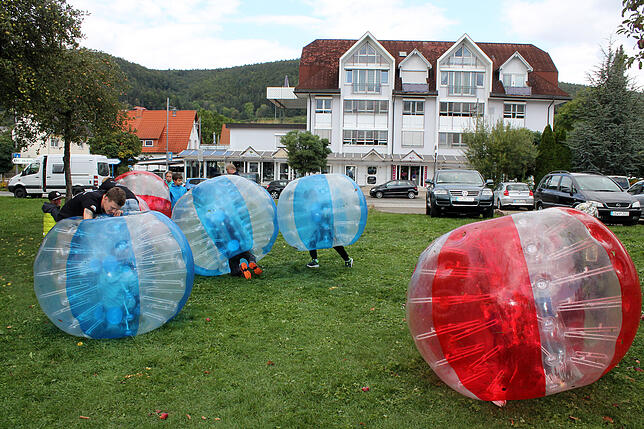 Bild 5: Beim Blumberger Straßenfest war die Stimmung trotz des Regenwetters gut