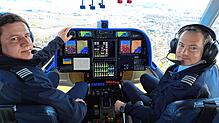 Marco Krug (links) und Marko Hollerer sind zwei von fünf ausgebildeten Zeppelin-Piloten in Friedrichshafen. Zwei weitere sollen noch ...