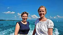 Die Fraktionsvorsitzende der Grünen in Bayern, Katharina Schulze, (links) und die baden-württembergische Umweltministerin Thekla Walker ...