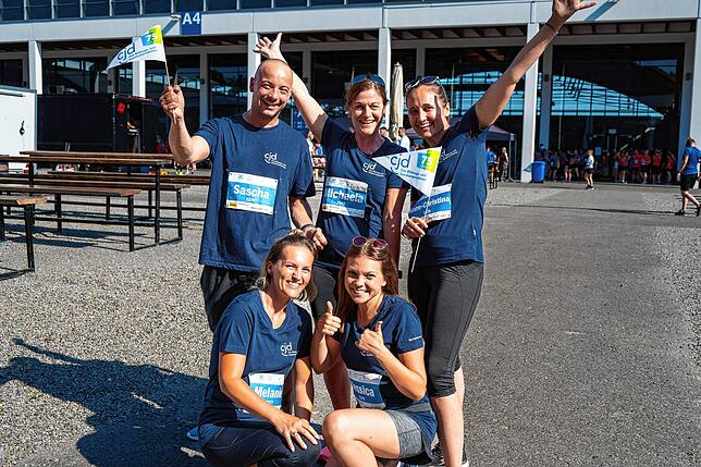 Bild 17: Bilder vom ZF Firmenlauf Start und Zieleinlauf Messegelände